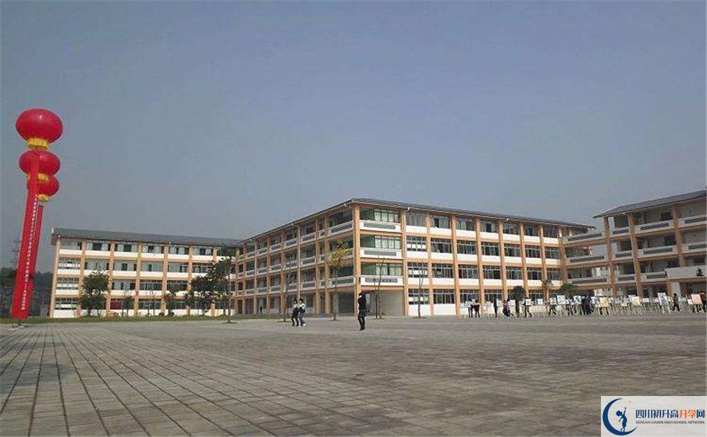 城廂中學今年的學費怎么收取，是否有變化？