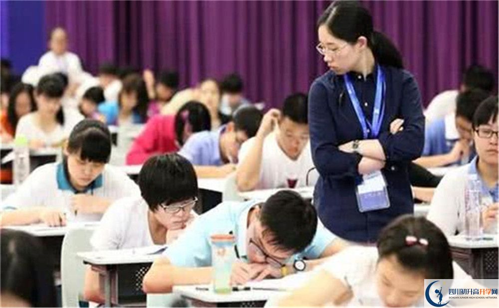 成都田家炳中學(xué)排名第幾？
